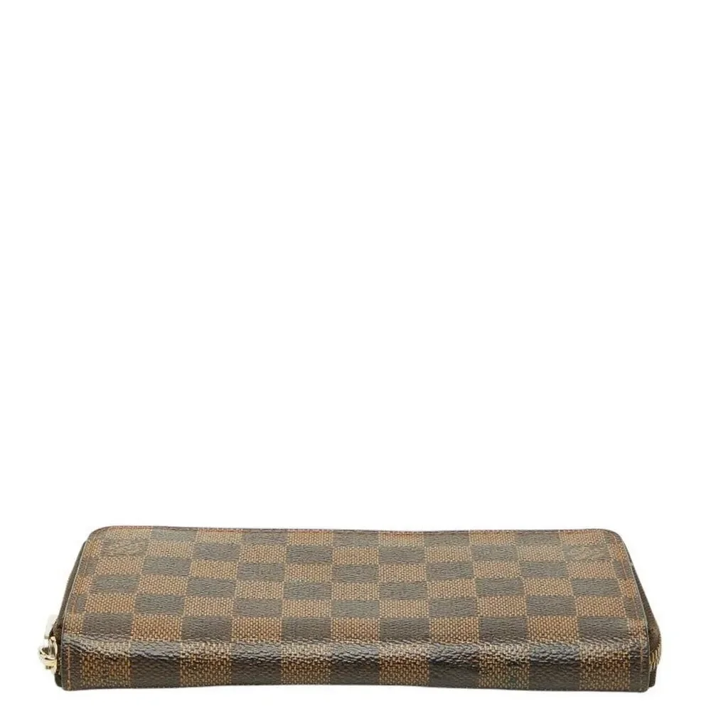 Louis Vuitton delivery duty